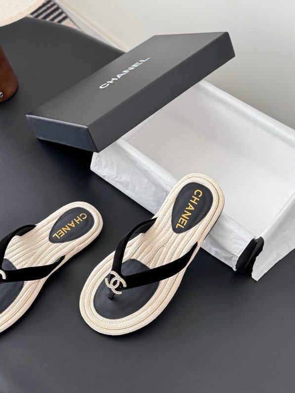 Шльопанці жіночі фото 3