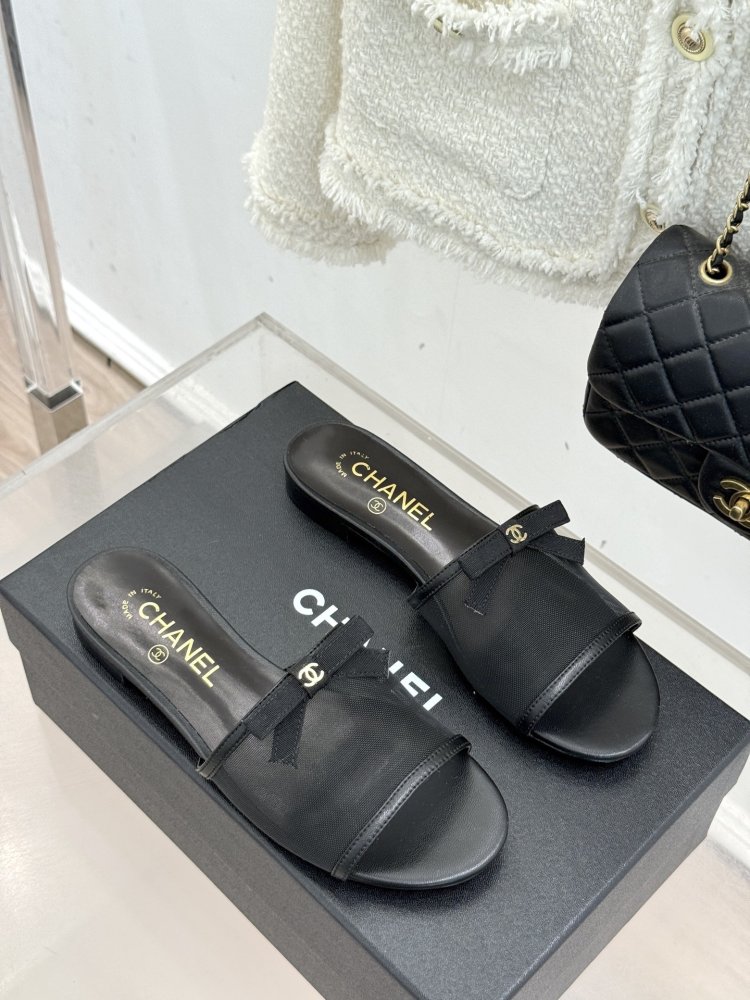 Шлепанцы женские фото 3