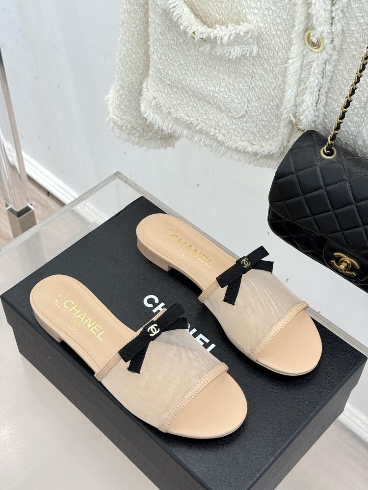 Шлепанцы женские фото 3