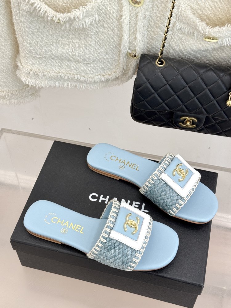 Шлепанцы женские фото 3