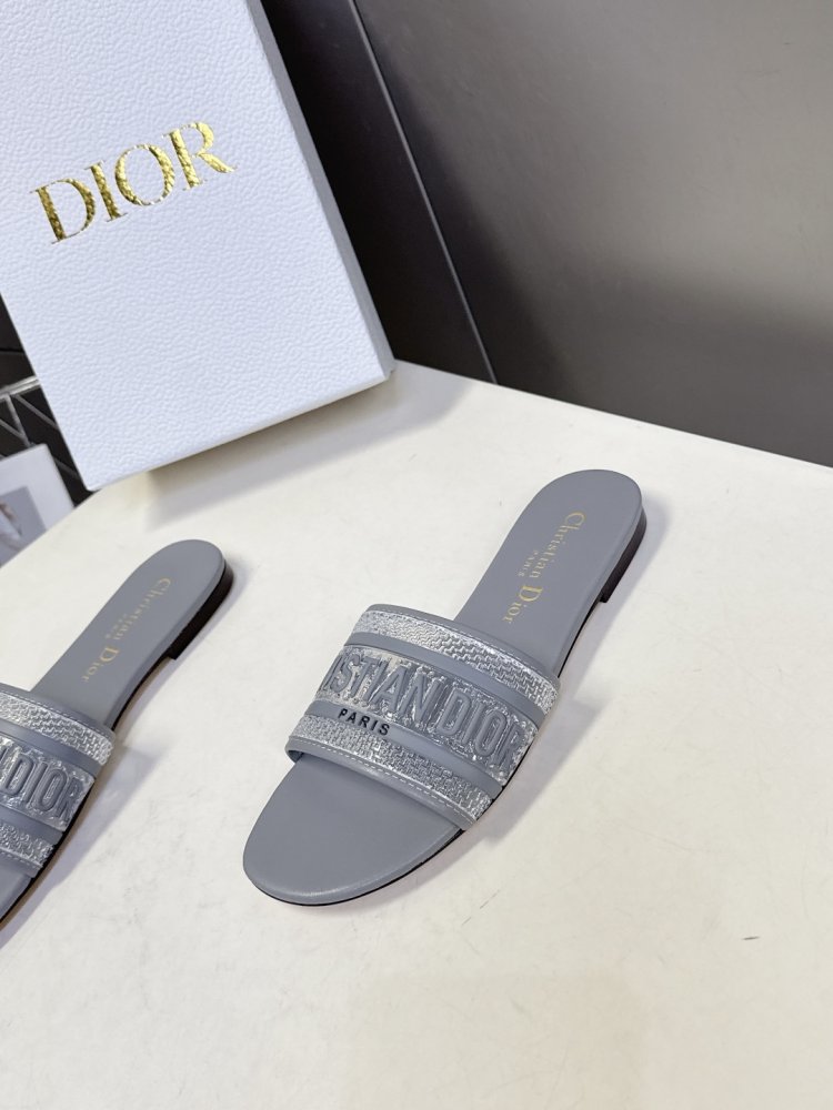 Шльопанці жіночі фото 3