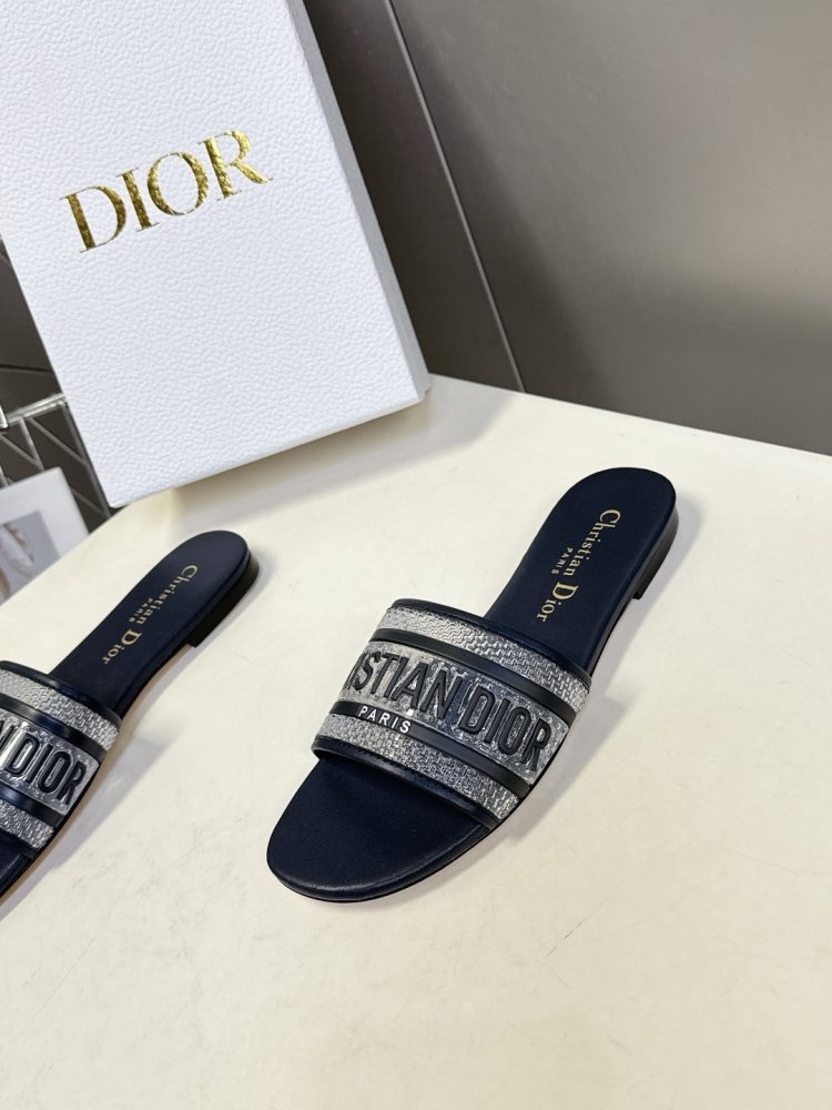 Шльопанці жіночі фото 3