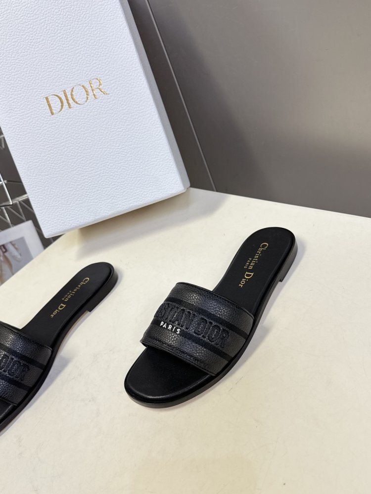 Шльопанці жіночі фото 3