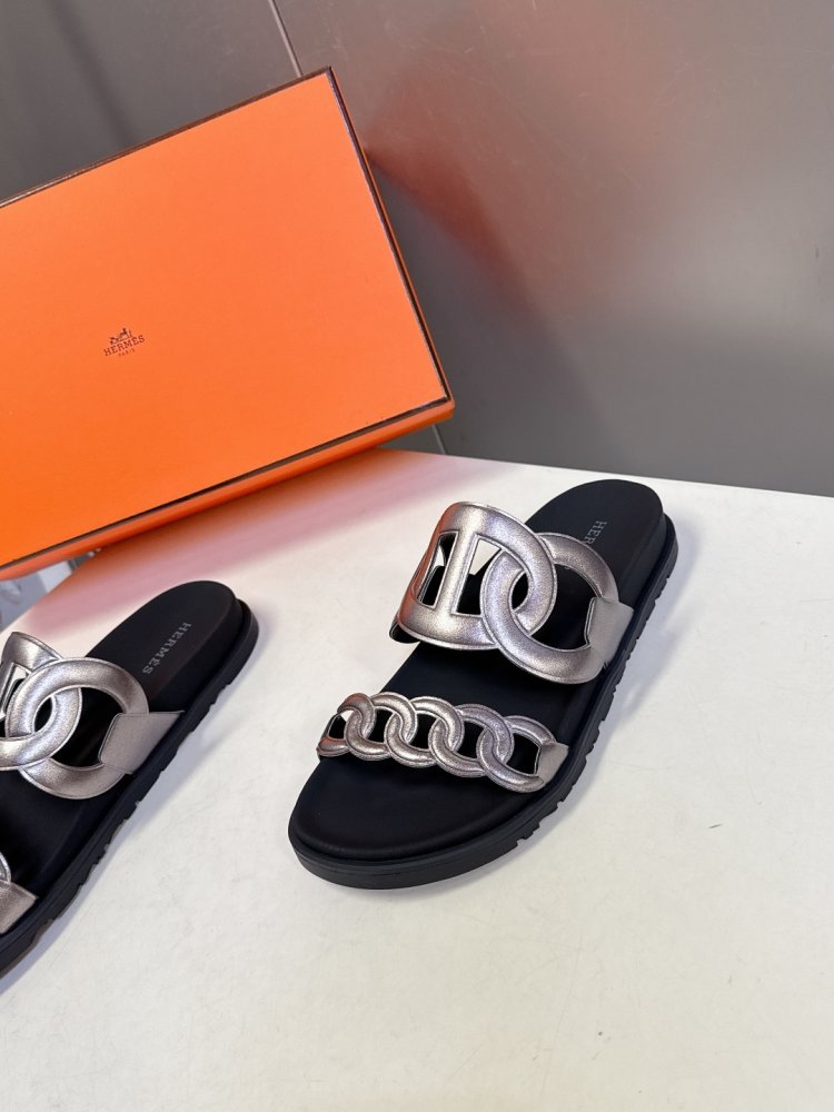 Шлепанцы женские фото 3