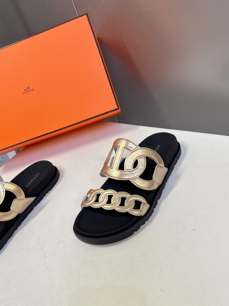 Шлепанцы женские фото 3