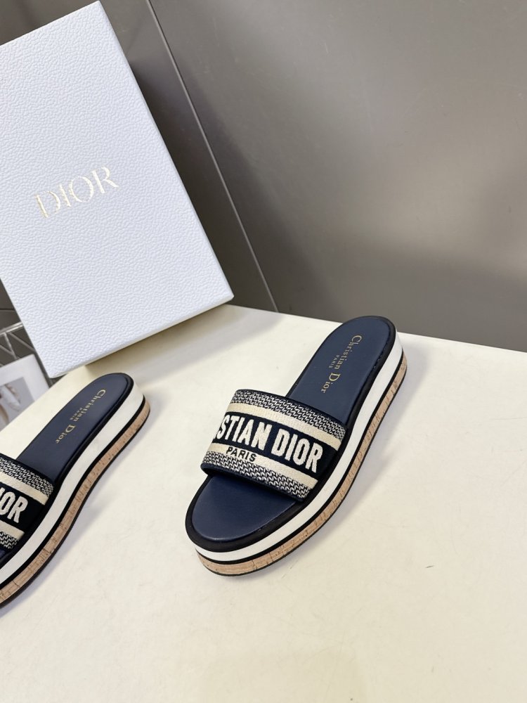 Шльопанці жіночі фото 3