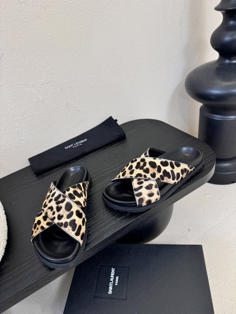 Шлепанцы женские фото 3