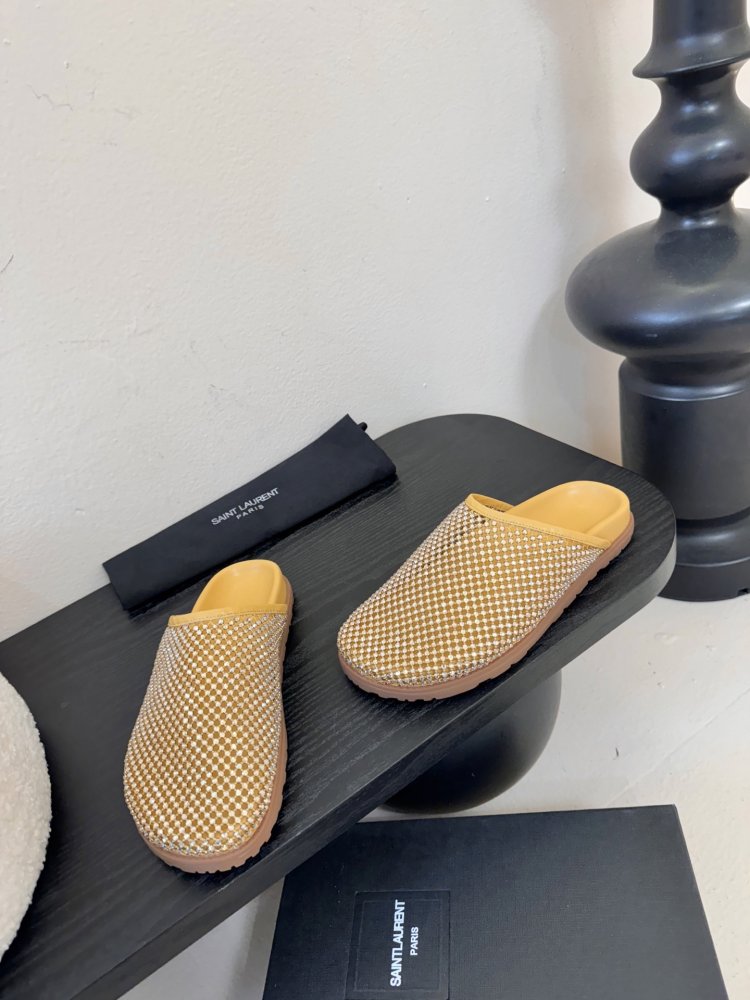 Шлепанцы женские фото 3