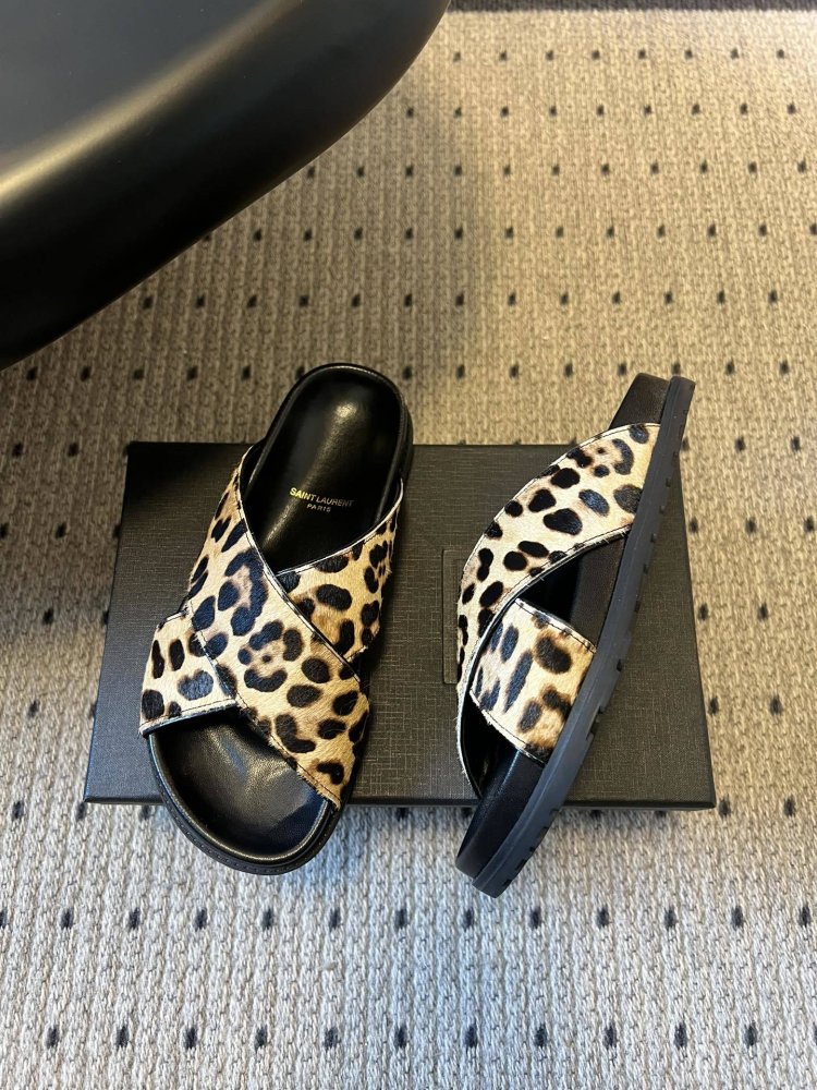 Шлепанцы женские фото 3