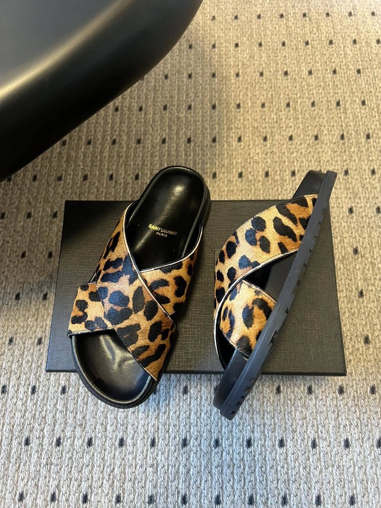 Шлепанцы женские фото 3