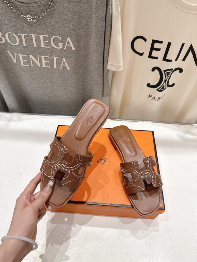 Шлепанцы женские фото 3