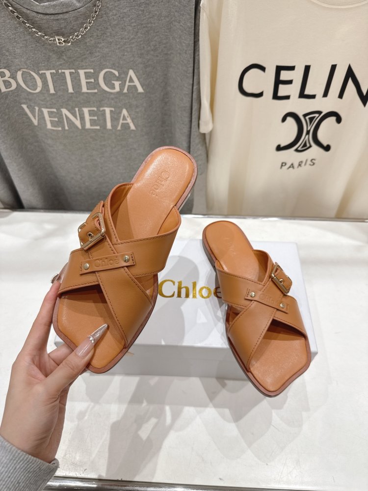 Шлепанцы женские фото 3