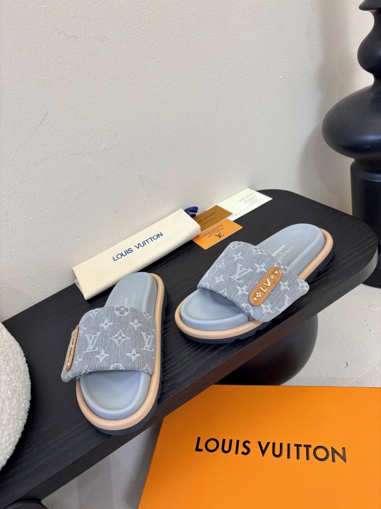 Шлепанцы женские фото 3