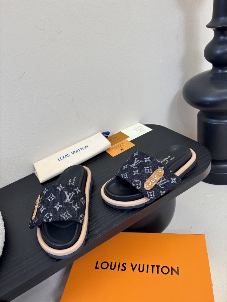 Шлепанцы женские фото 3