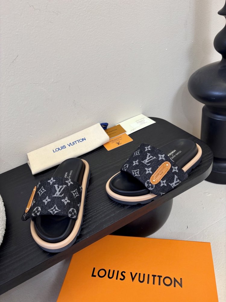 Шлепанцы женские фото 3