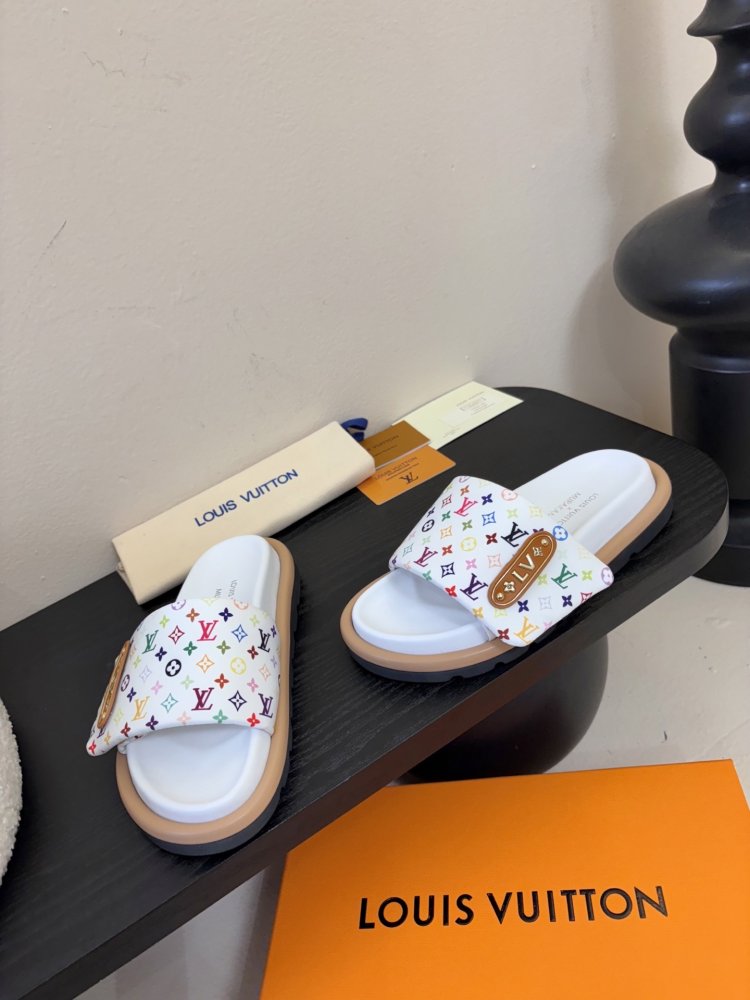 Шлепанцы женские фото 3