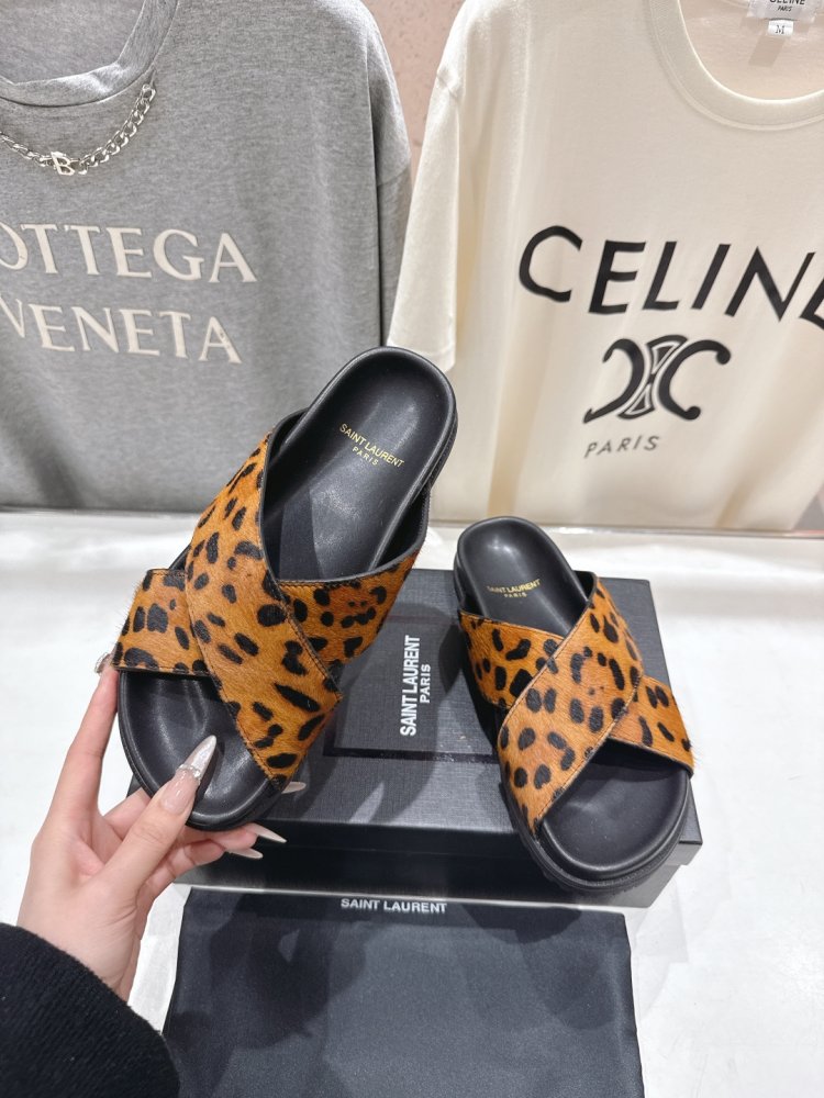 Шлепанцы женские фото 3