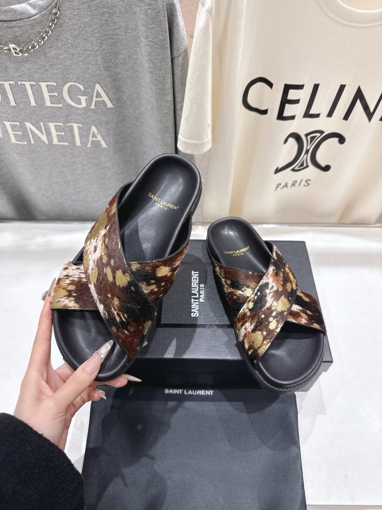 Шлепанцы женские фото 3