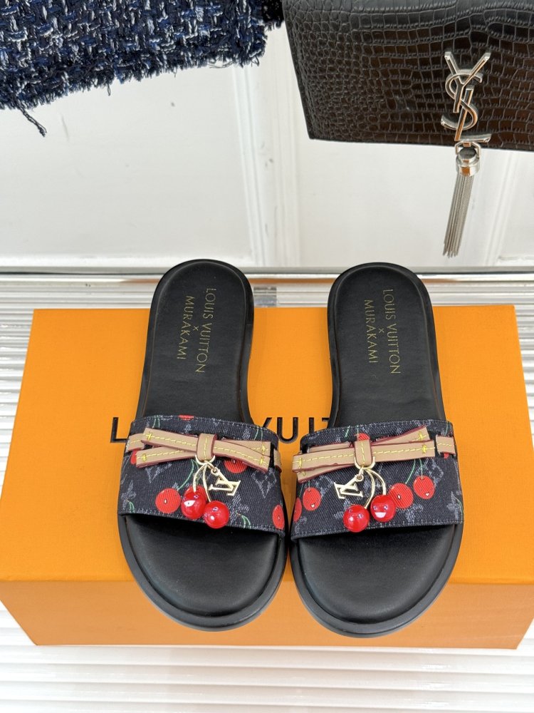 Шлепанцы женские фото 4