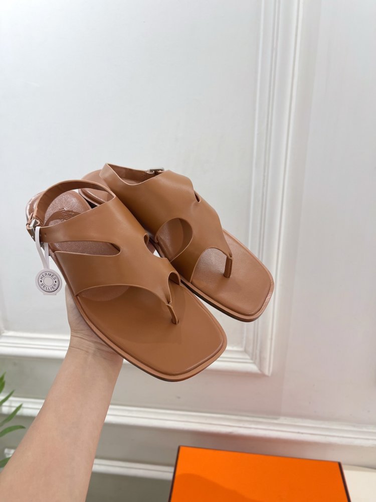 Шлепанцы женские фото 4