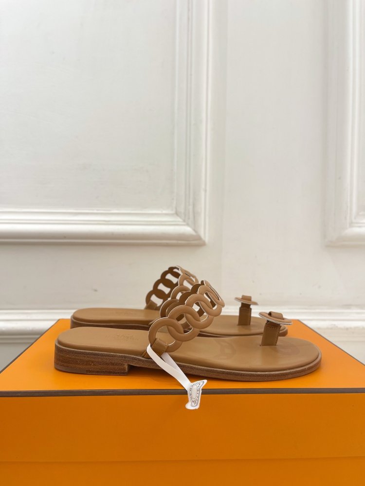 Шльопанці жіночі фото 4