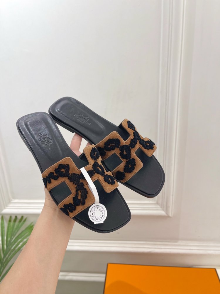 Шльопанці жіночі фото 4