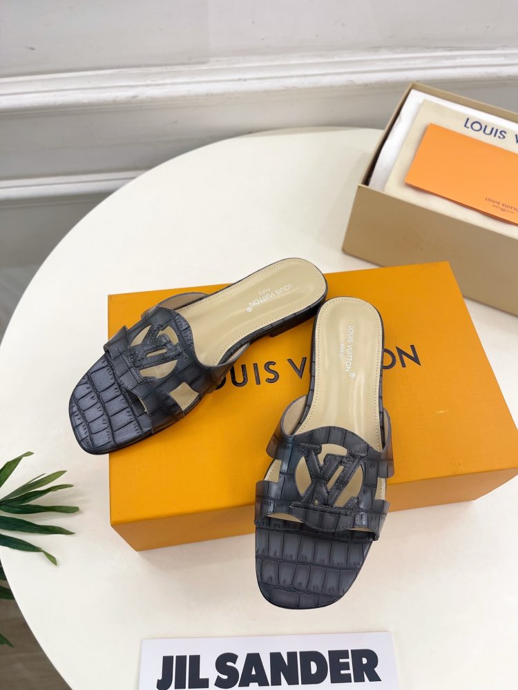 Шлепанцы женские фото 4