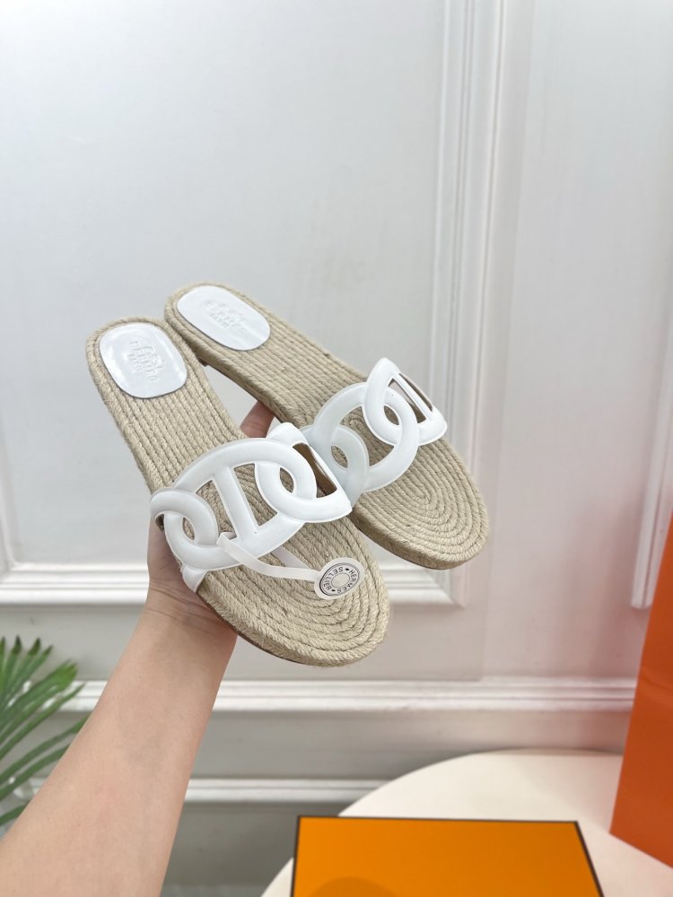 Шлепанцы женские фото 4