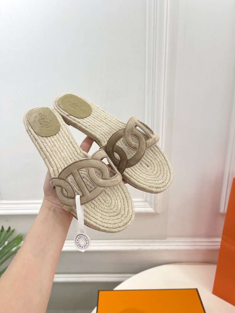 Шлепанцы женские фото 4