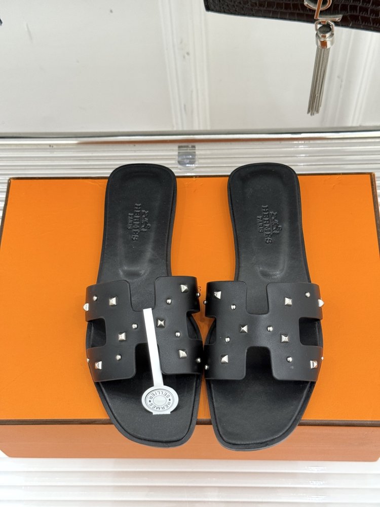 Шлепанцы женские фото 4