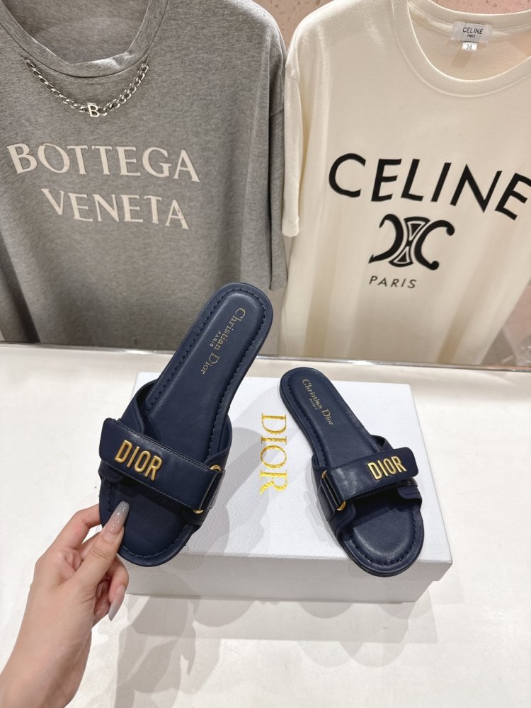 Шлепанцы женские фото 4