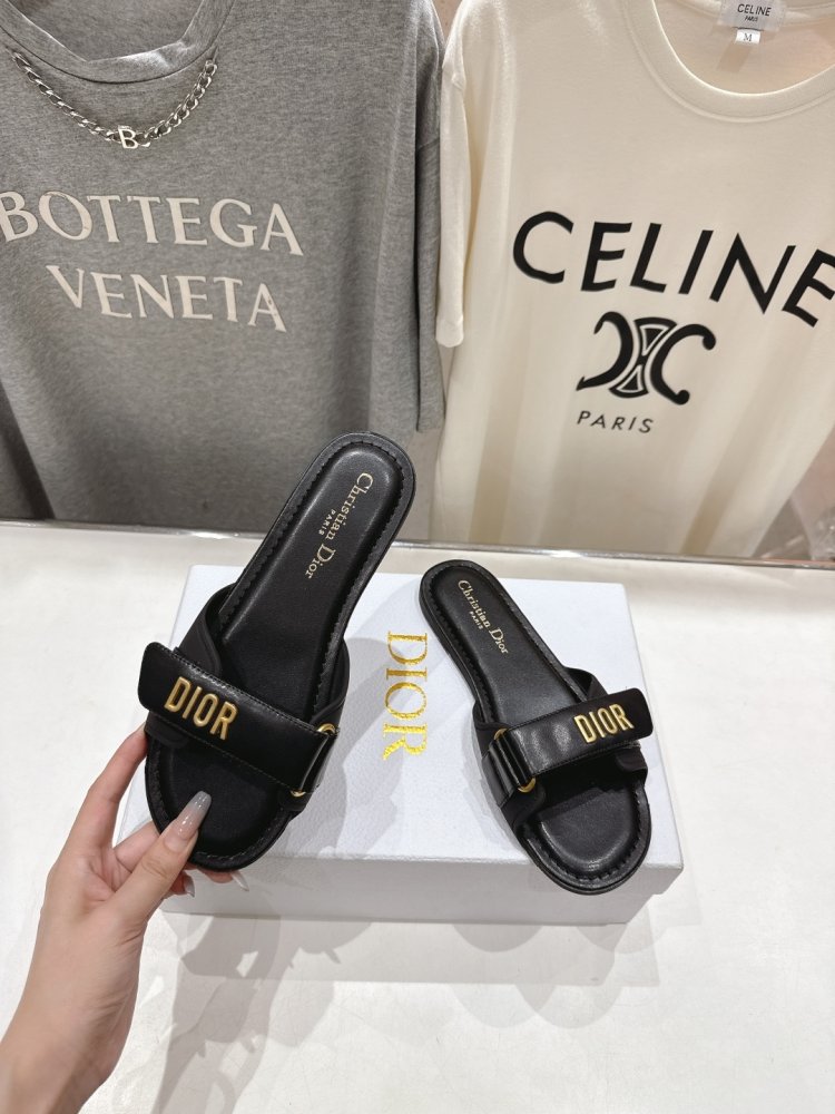 Шлепанцы женские фото 4