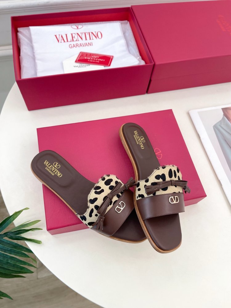 Шлепанцы женские фото 4