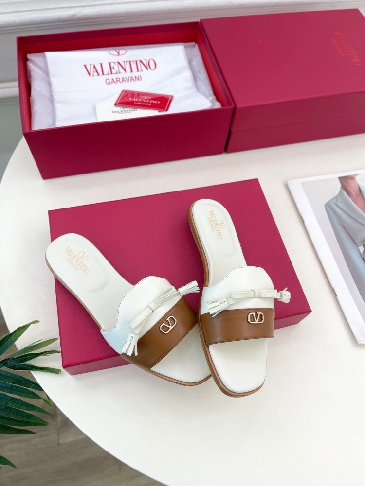 Шлепанцы женские фото 4