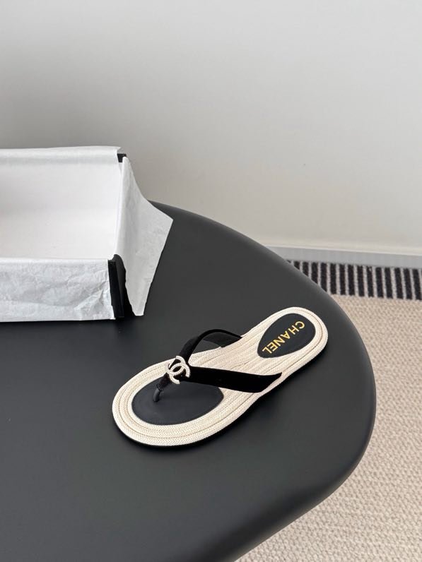 Шльопанці жіночі фото 4