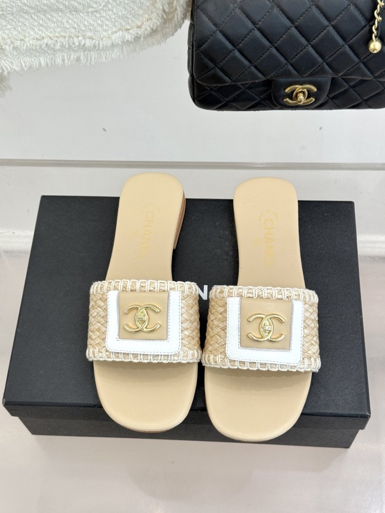 Шлепанцы женские фото 4