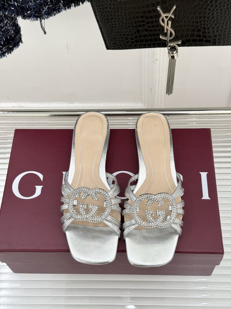 Шльопанці жіночі фото 4