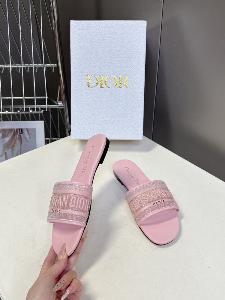 Шлепанцы женские фото 4