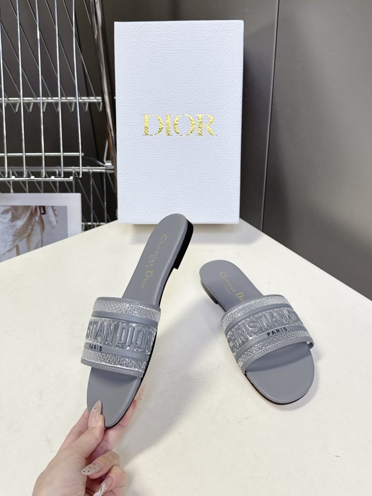 Шльопанці жіночі фото 4