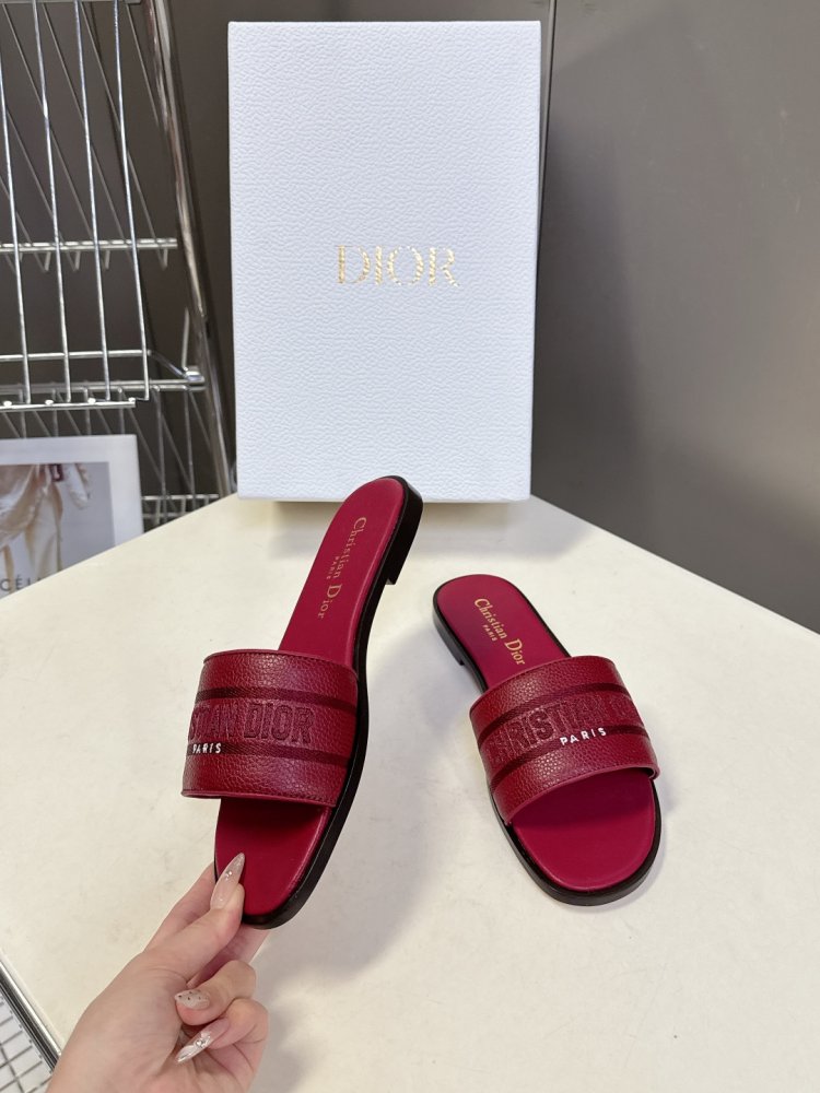 Шльопанці жіночі фото 4