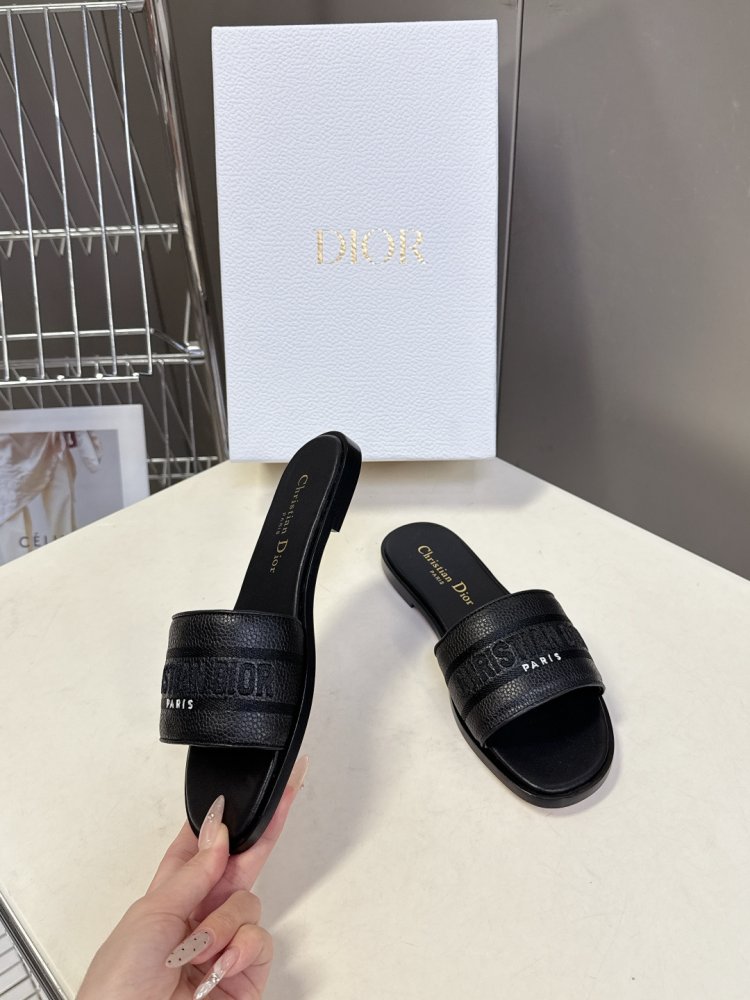 Шльопанці жіночі фото 4