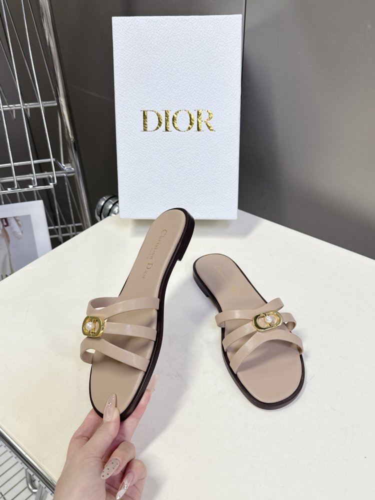 Шльопанці жіночі фото 4