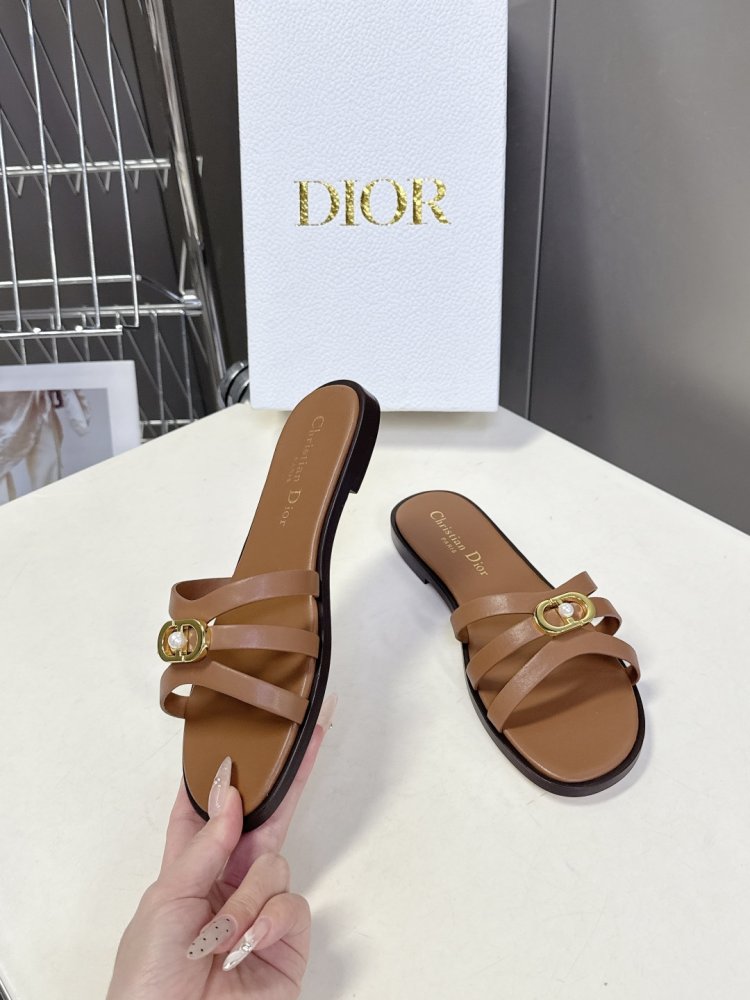 Шльопанці жіночі фото 4