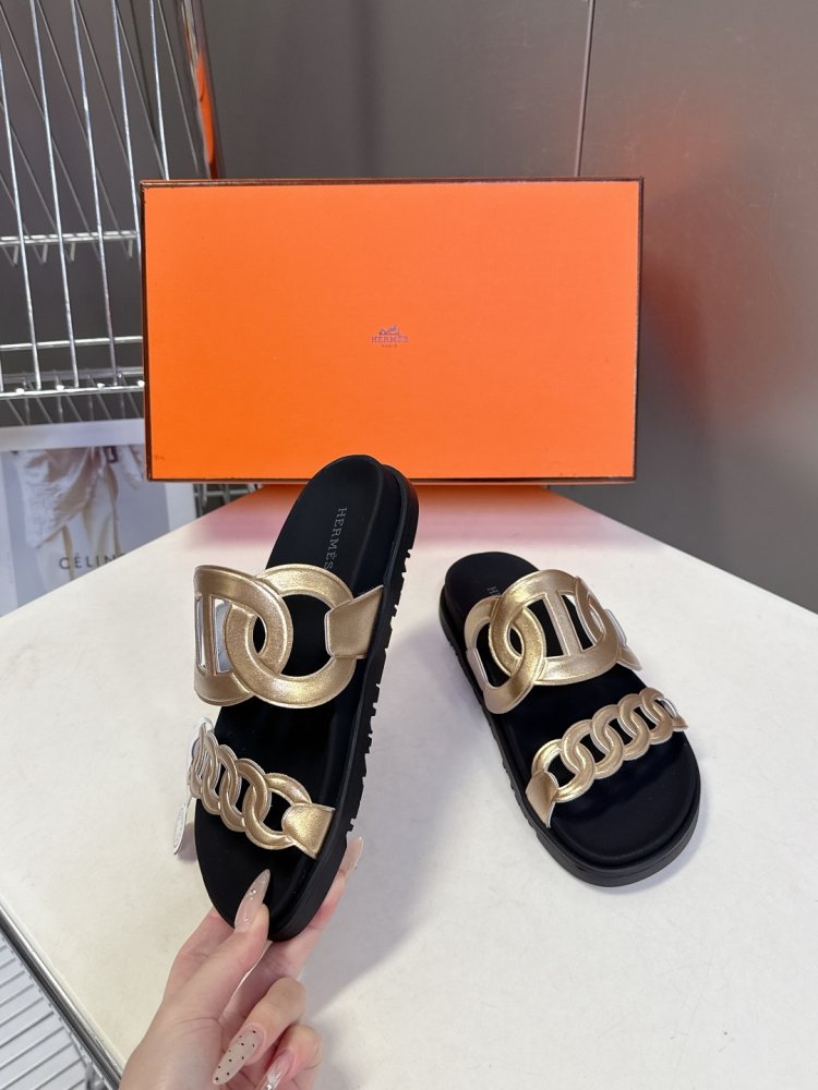 Шлепанцы женские фото 4