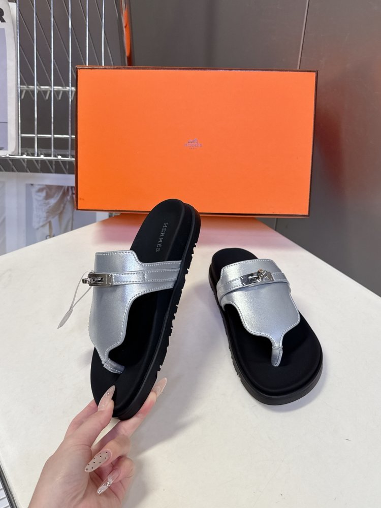 Шлепанцы женские фото 4