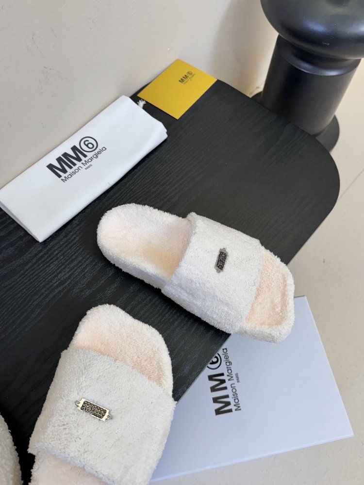 Шльопанці жіночі фото 4