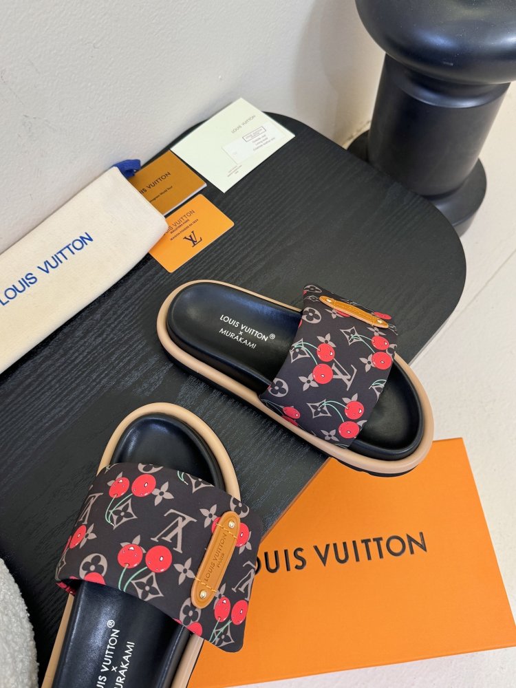 Шлепанцы женские фото 4