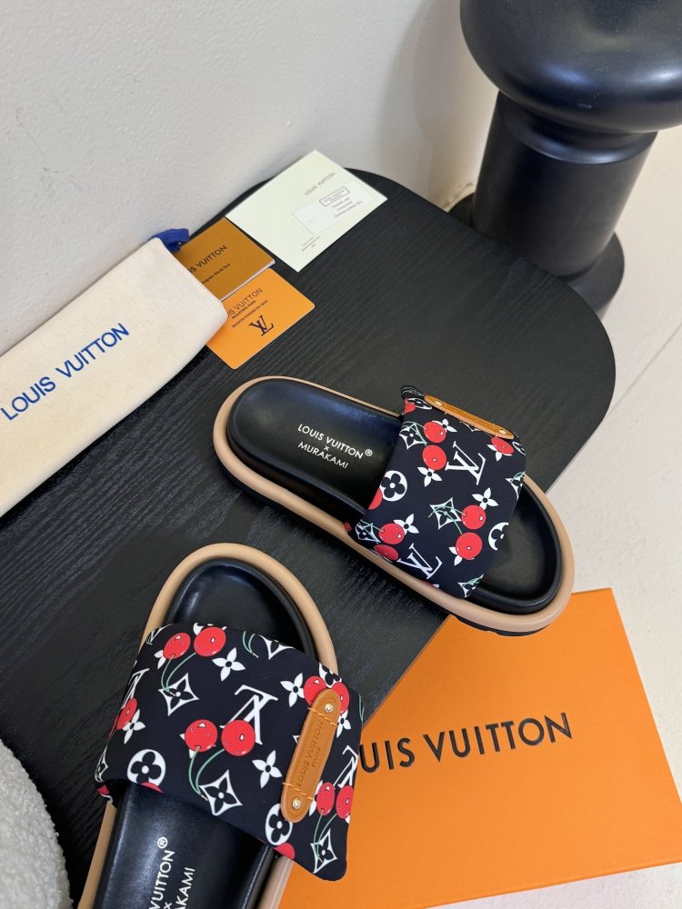 Шлепанцы женские фото 4