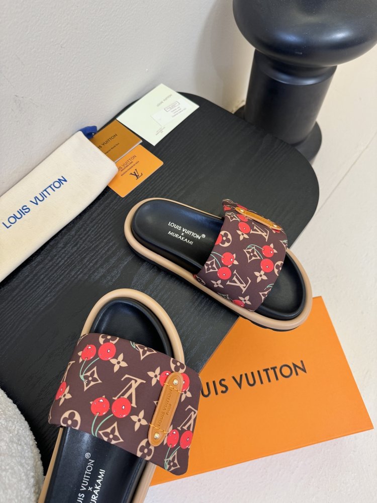 Шлепанцы женские фото 4