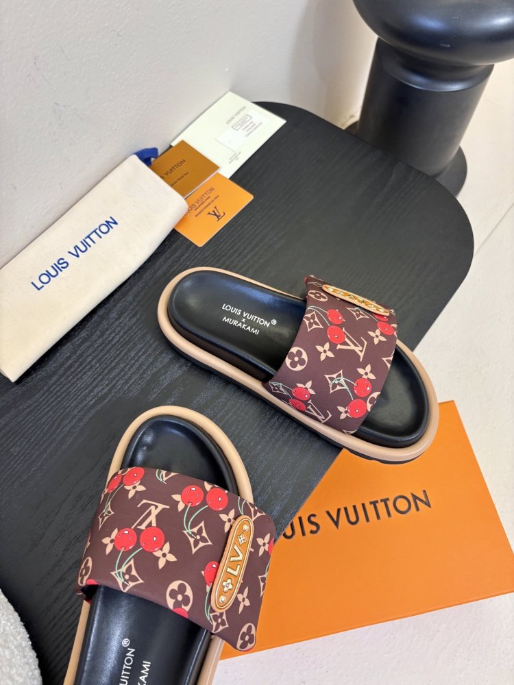 Шлепанцы женские фото 4